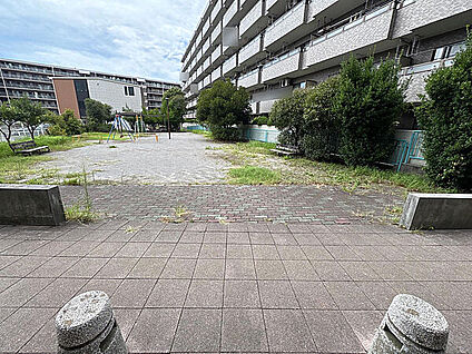 幕張町4丁目北第2公園 421m