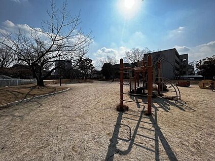 井尻公園 835m