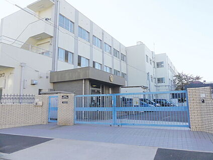 名古屋市立日吉小学校 649m