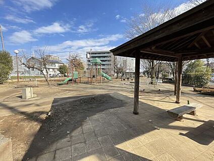 広沢公園 1044m