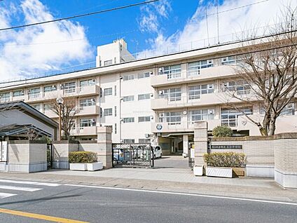 さいたま市立土合中学校 761m