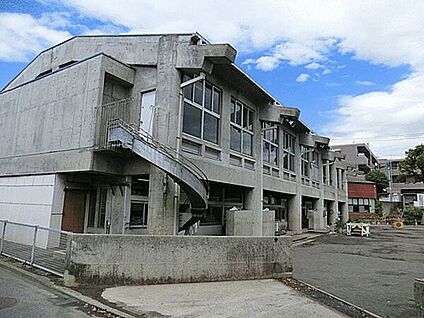 冨士見ヶ丘幼稚園 833m