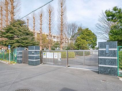 蕨市立第一中学校 1487m