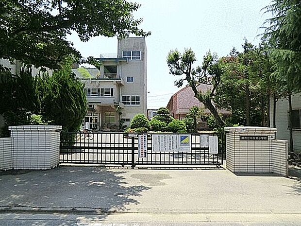 蕨市立中央東小学校(約427m)