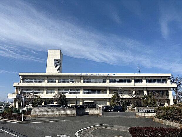 大泉町立西中学校(約1,893m)