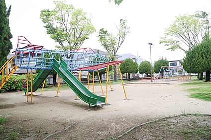 松山公園 738m