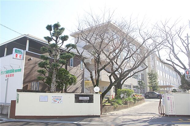 福岡市立弥永小学校(約1,112m)