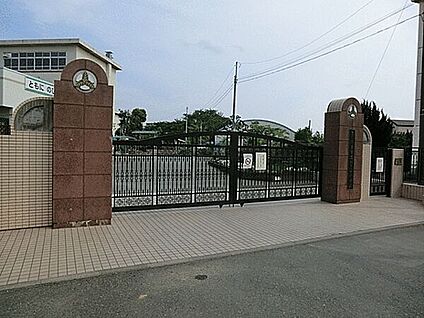 さいたま市立針ヶ谷小学校 282m