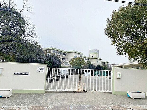 寝屋川市立第九中学校(約754m)