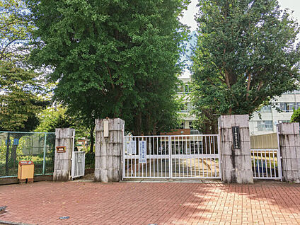狛江市立狛江第三中学校 454m