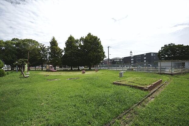関田公園（約741m）