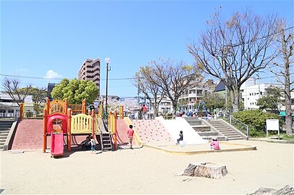西町公園 734m