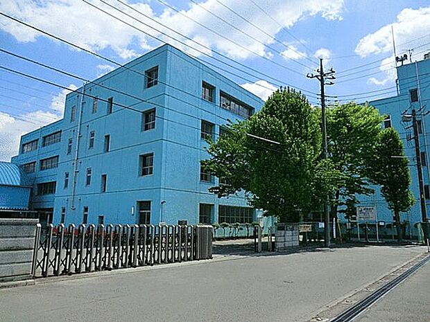 新座市立第五中学校(約558m)
