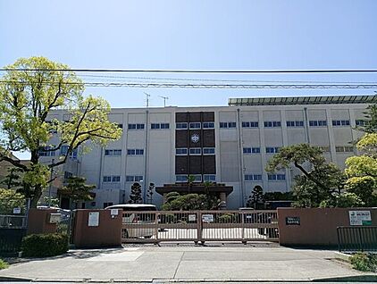 名古屋市立鳴海中学校 314m