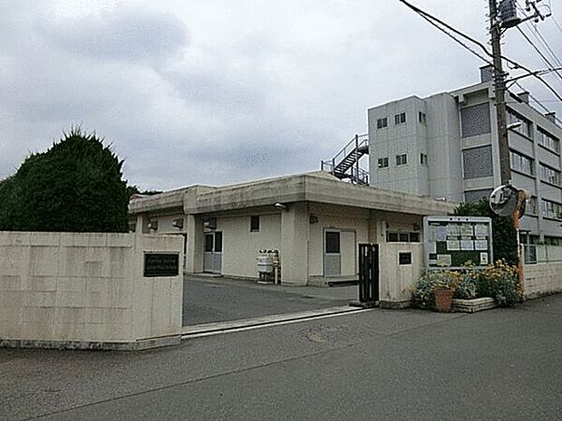 柏市立柏第二中学校(約1,294m)