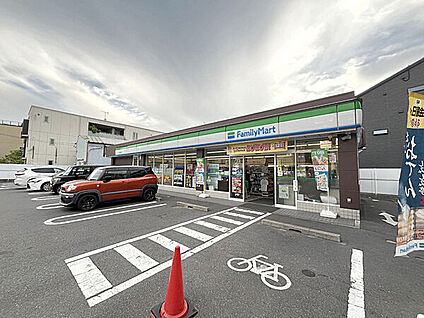 ファミリーマート熱田切戸町店 304 1266m