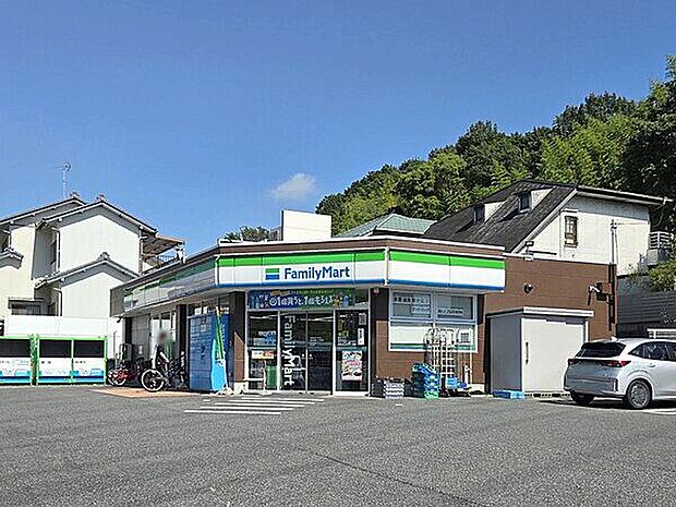 ファミリーマート名東貴船二丁目店（約532m）