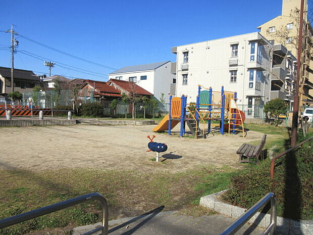 汐田公園(約94m)