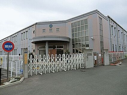 片岡幼稚園 1115m