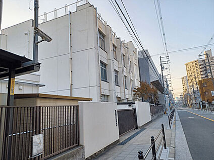大阪市立苗代小学校 391m