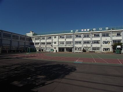 豊島区立千早小学校 136m