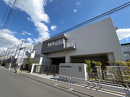 江戸川区立小松川中学校 1571m