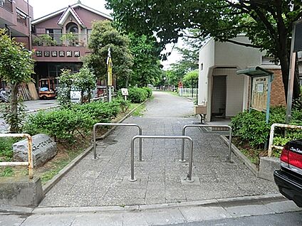 本木一丁目中公園 713m