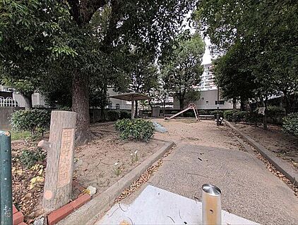 甲南町小公園 1332m
