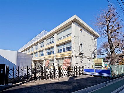 練馬区立谷原小学校 215m