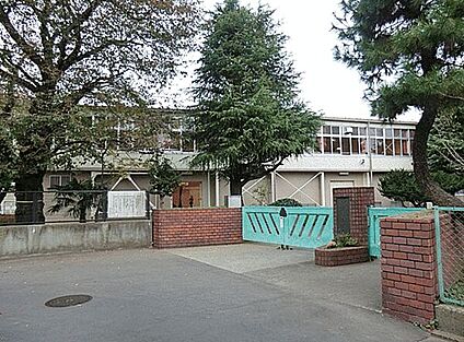 横浜市立上瀬谷小学校 1093m