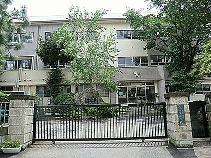さいたま市立上落合小学校 203m
