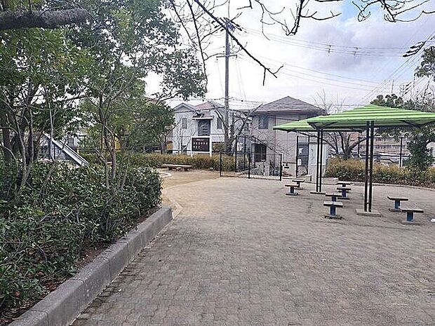 高座西公園（約710m）