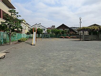 下小田中３丁目公園 411m