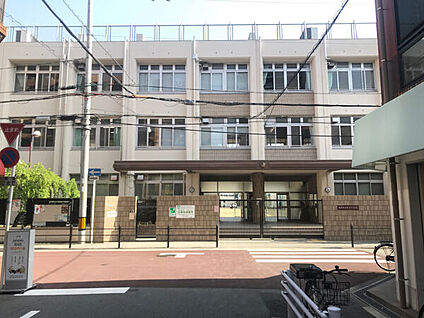 ライフ京橋店 653m