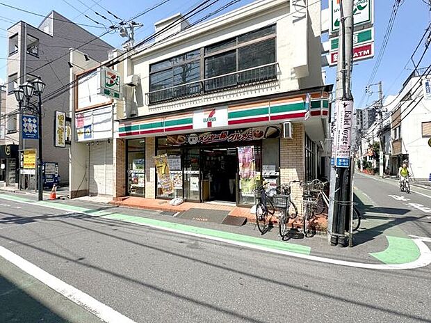 セブンイレブン北区滝野川６丁目店（約140m）