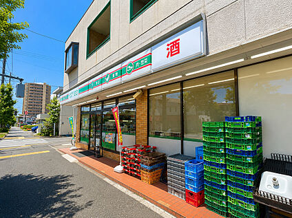 ローソンストア100 足立栗原店 220ｍ(徒歩3分)