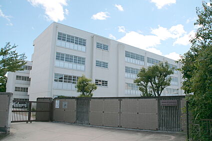 吹田市立片山中学校 1200m