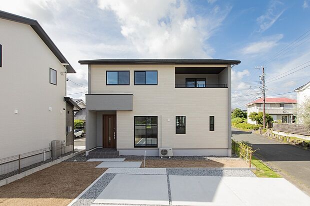 駐車3台可能♪現地ご見学できます！お気軽にお問合せください！