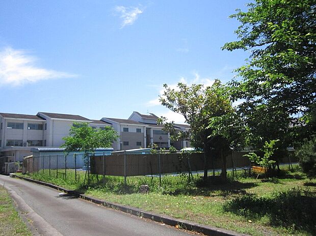 都田南小学校（約1,600m）