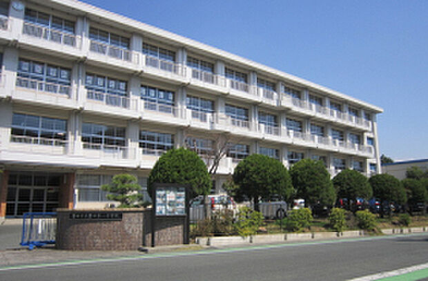 磐田第一中学校(約950m)