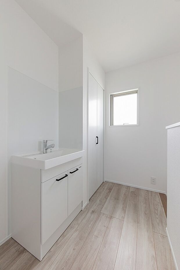 【【No.1】2階洗面】2階ホールにも洗面台を設け、2階での生活動線を便利に。