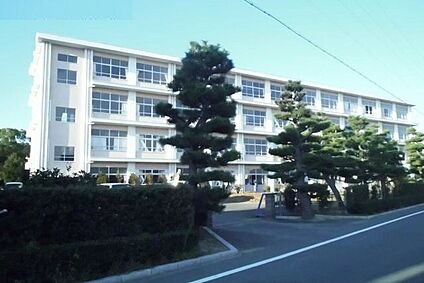南陽中学校 820~870m(徒歩約11分)