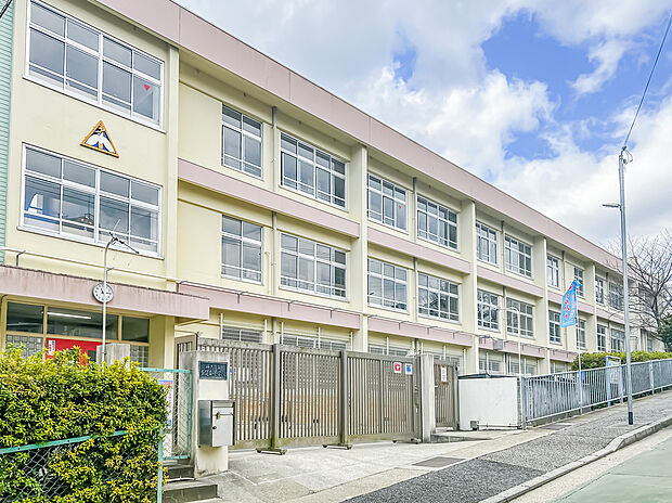 多聞台小学校