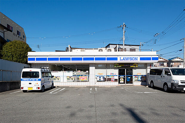 ローソン（約590m）