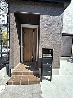 【11号地・玄関ポーチ】