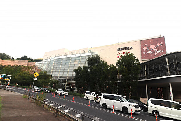 阪急西宮ガーデンズ（約3,529m）