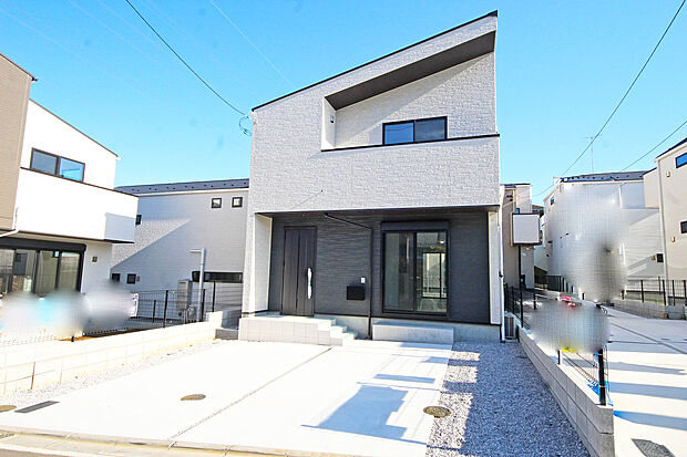 【外観見本】外観のカラーリングやデザインなどもお好みの仕上がりで建築可能です♪完成見本やモデルハウスのご見学も可能です♪
施工例:建物2300万円(税込)・29坪