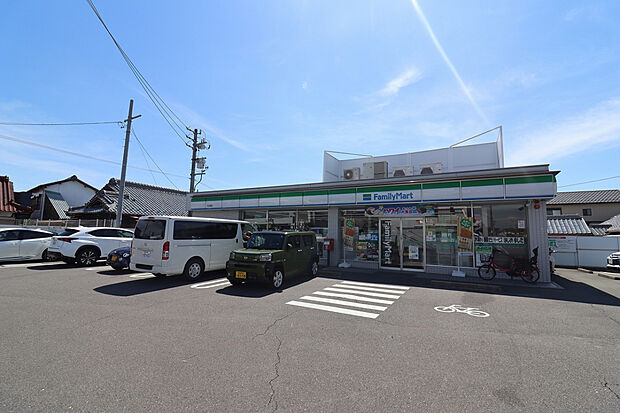 ファミリーマート犬山南店（約500m）