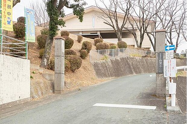 熊本市立西里小学校（約170m）