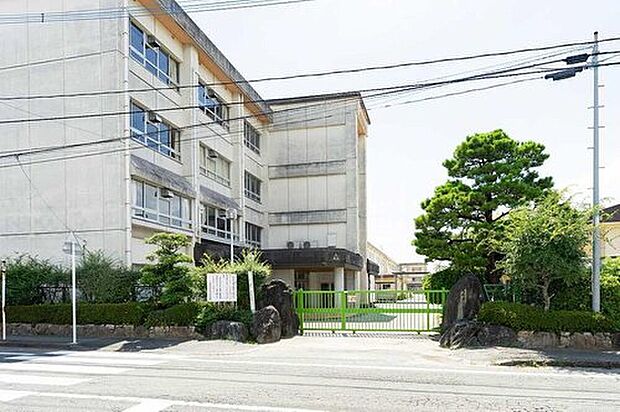 市立牟田山中学校(約450m)